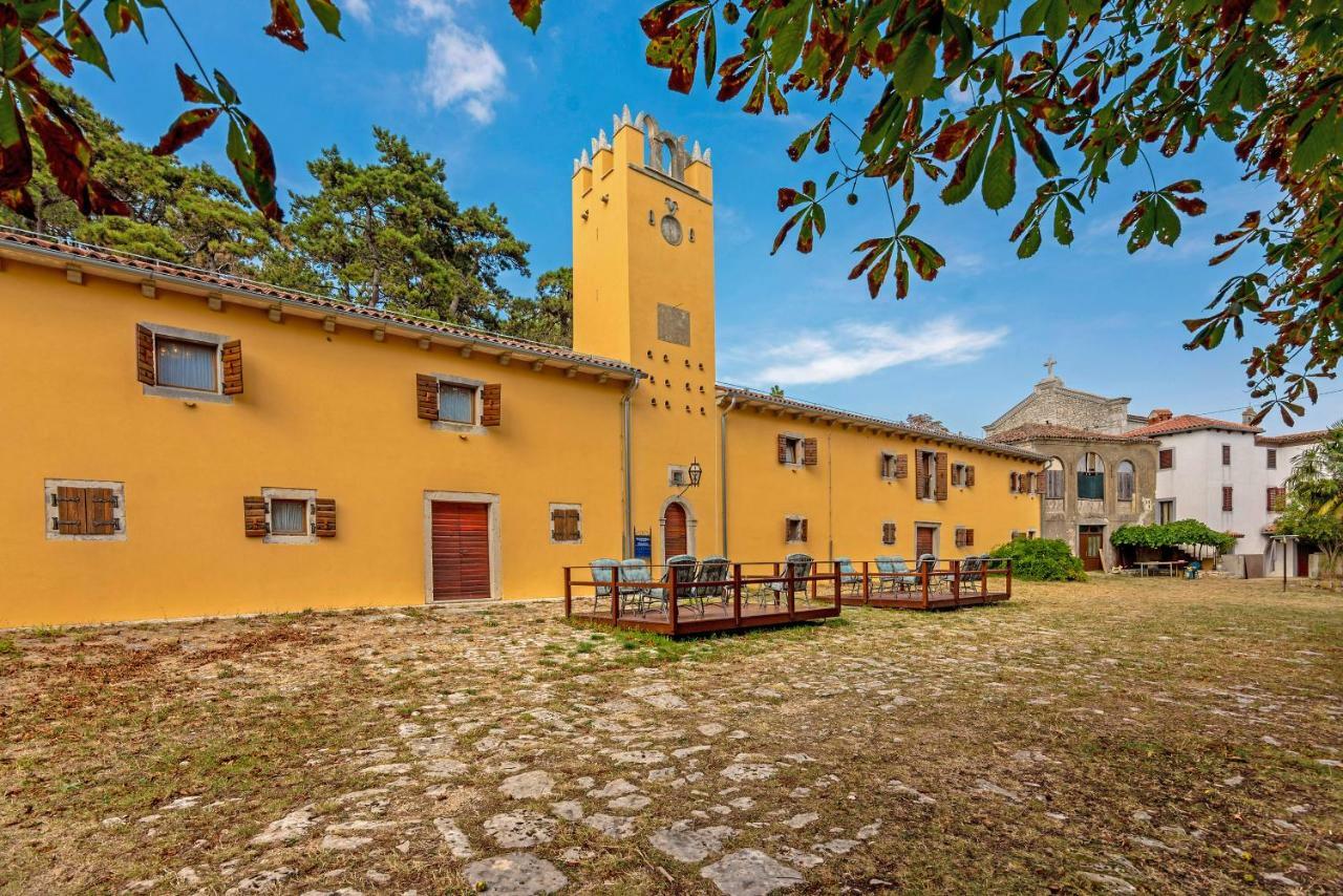 Kastel Pineta In Sveti Martin * Istrien Hotel Nedescina Ngoại thất bức ảnh